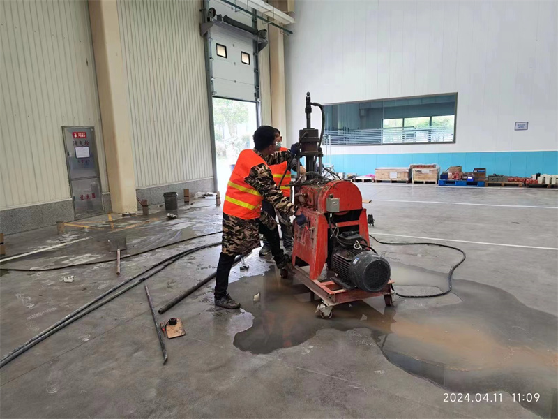 西夏厂房地面下沉塌陷注浆加固施工